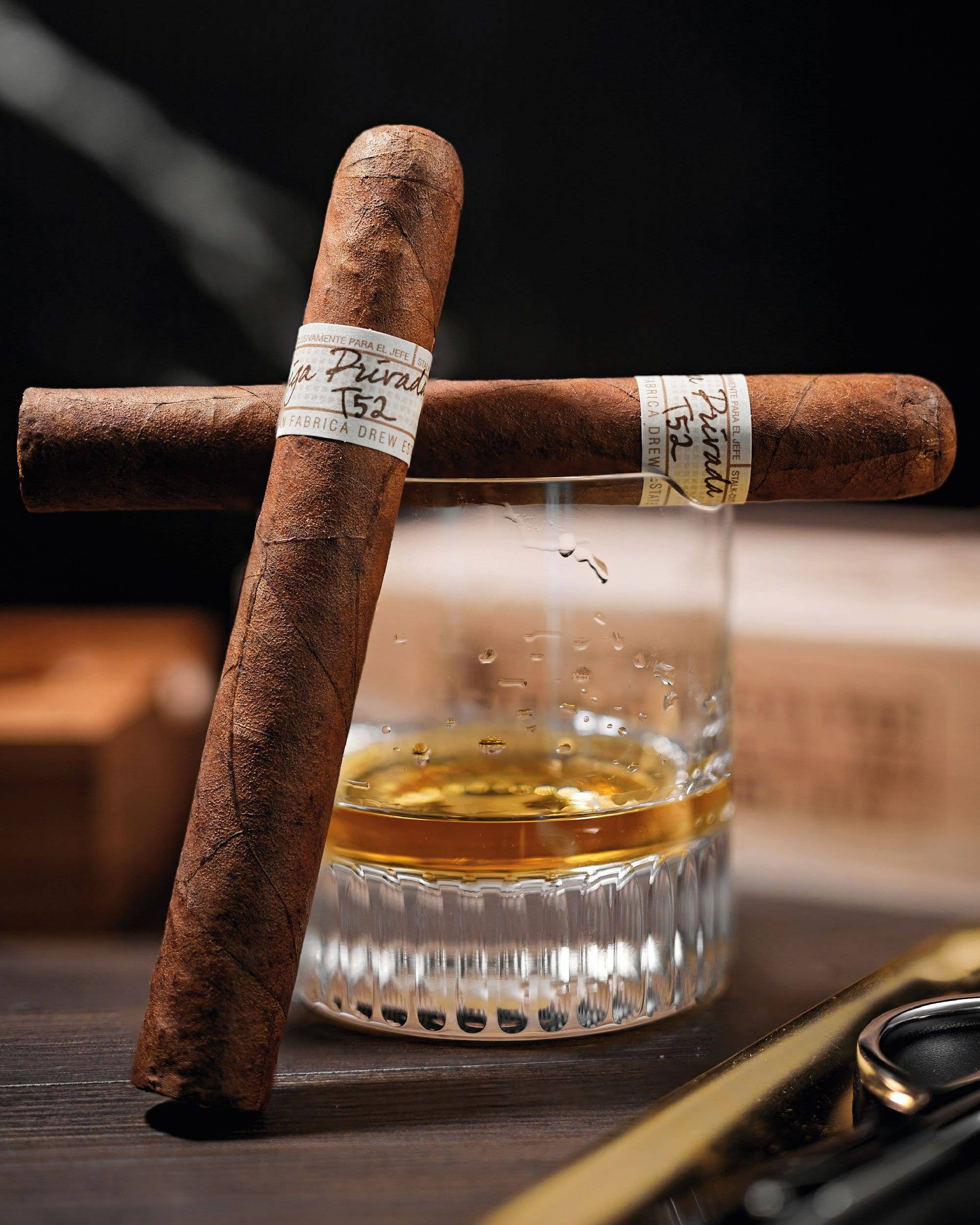 Drew Estate Liga Privada T52 Toro