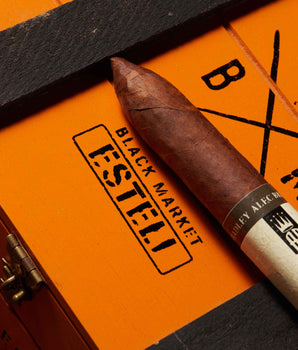 Alec Bradley Black Market Esteli Torpedo