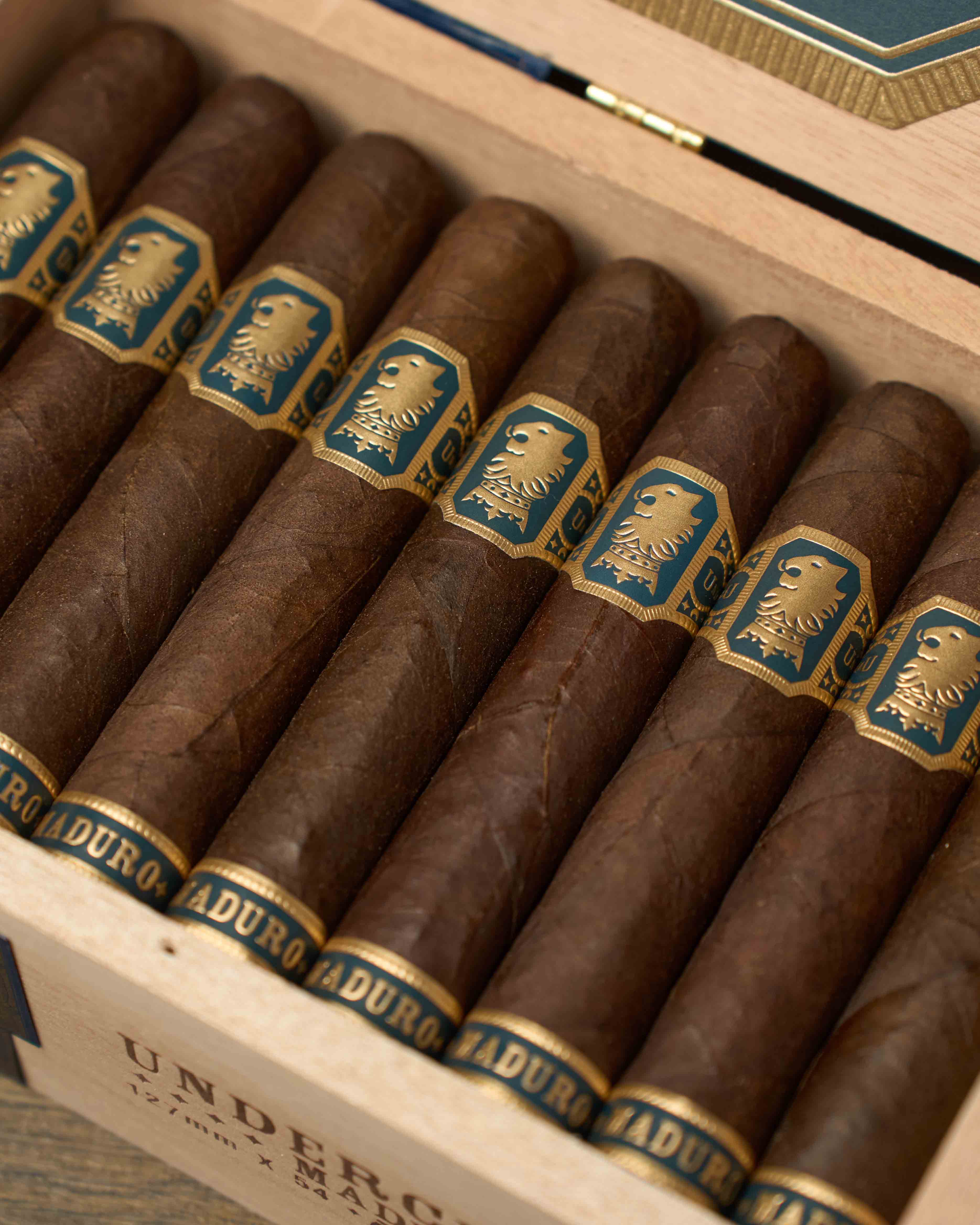 Drew Estate Liga Undercrown Maduro Robusto