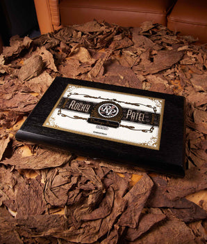 Rocky Patel Vintage 1999 Deluxe Toro (Tubos)