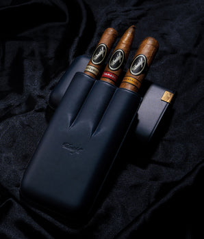 Davidoff Iconic Cigar Case (XL-3/Leather Blue-Gold) + 3 Cigars